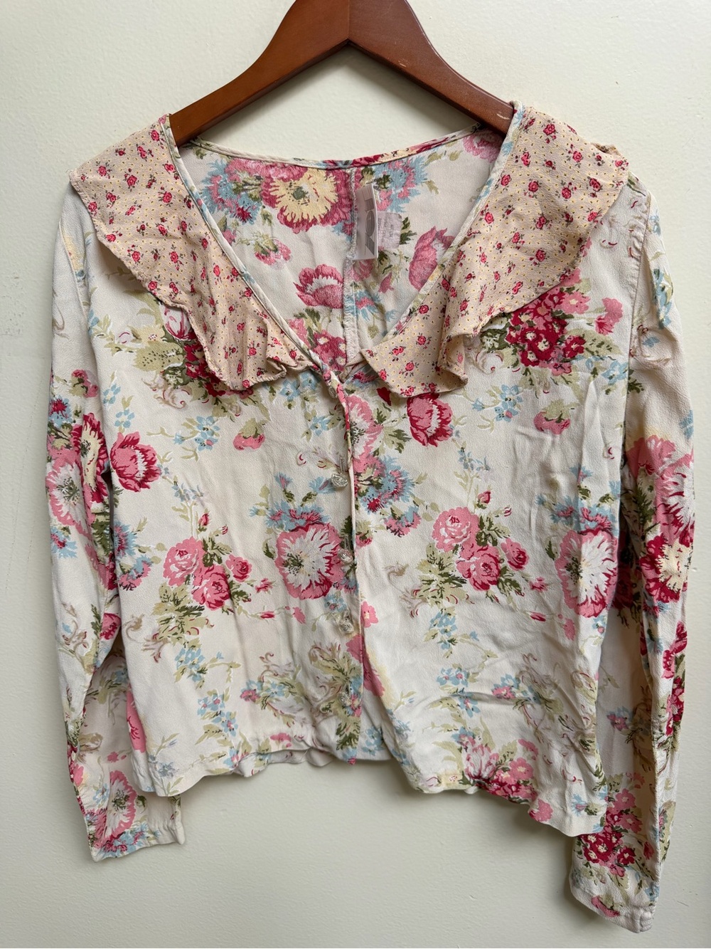 Vintage Floral Print Pink Collared Button-Front Women’s Top